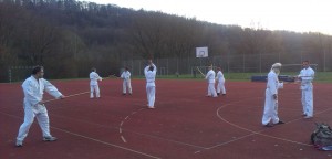 Gruppenbild_Djk_Eichstaett_Waffentraining_im_Freien_2013_IMAG0054